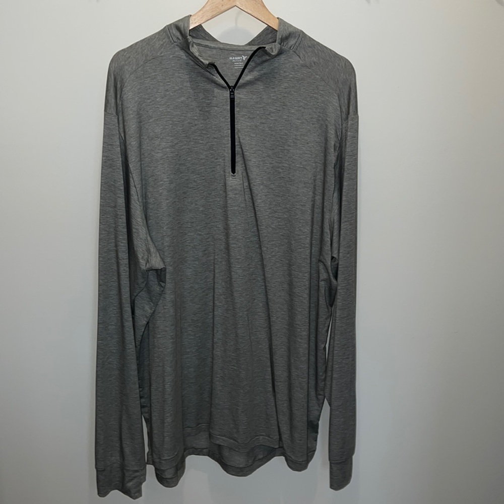 *WORN TWICE* Old Navy Active Long Sleeve Shirt